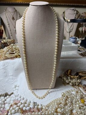 Classic Cream Pearl Necklace - Elegant Women's Jewelry